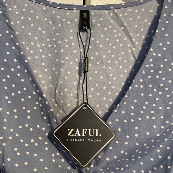 NWT Zaful shirt with adjustable tie in front size Small - Picture 7 of 8
